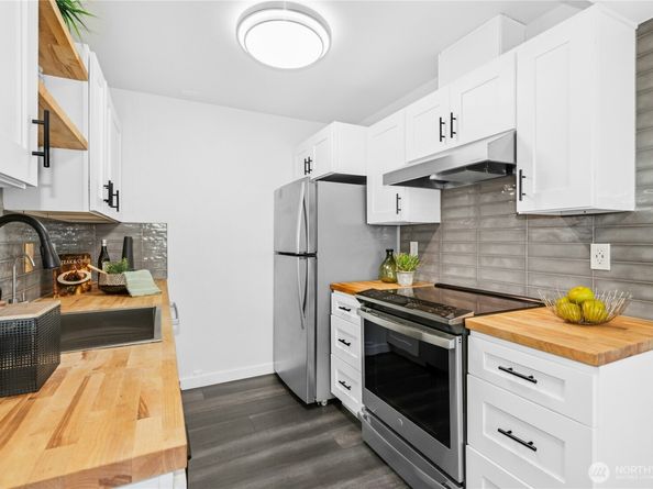 2034 14th Avenue W 304, Seattle WA 98119