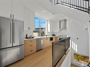 3421 Albion Place N, Seattle WA 98103