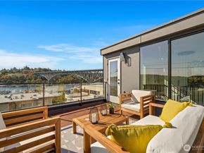 3421 Albion Place N, Seattle WA 98103