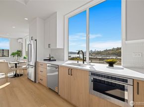 3421 Albion Place N, Seattle WA 98103