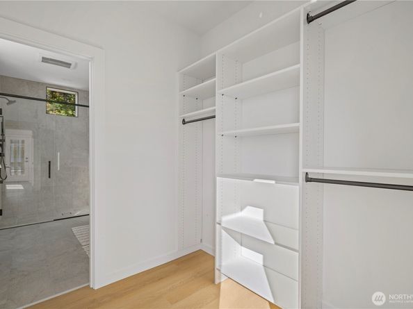 3421 Albion Place N, Seattle WA 98103