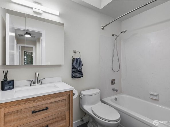 9804 237th Place SW, Edmonds WA 98020
