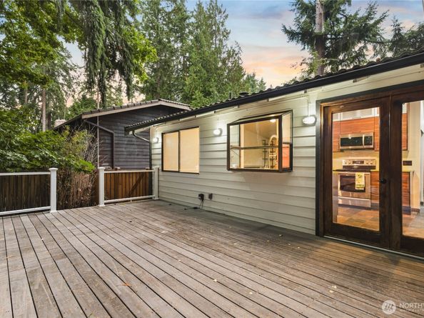 9804 237th Place SW, Edmonds WA 98020