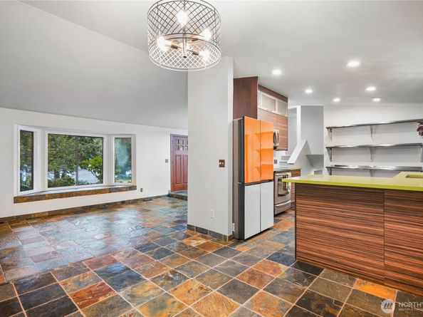 9804 237th Place SW, Edmonds WA 98020