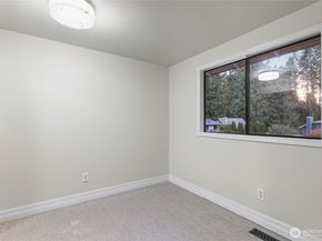 9804 237th Place SW, Edmonds WA 98020