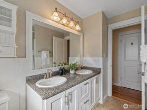 19116 106th Avenue NE, Bothell WA 98011