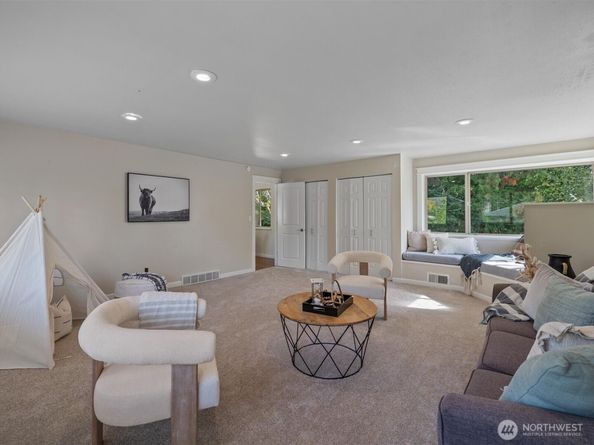 19116 106th Avenue NE, Bothell WA 98011