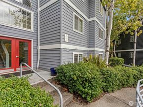 23410 18th Avenue S I102, Des Moines WA 98198