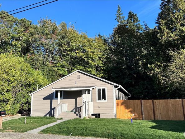 213 Willow Street, Bremerton WA 98310