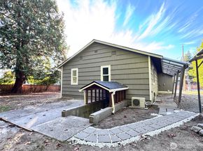 213 Willow Street, Bremerton WA 98310