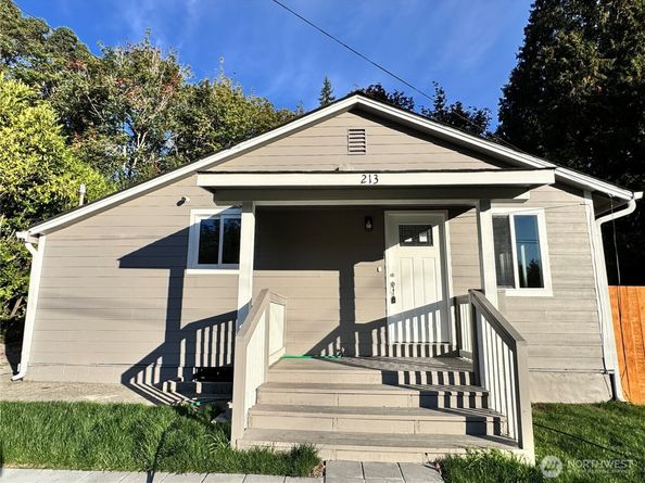 213 Willow Street, Bremerton WA 98310