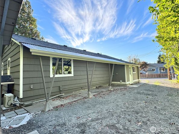 213 Willow Street, Bremerton WA 98310
