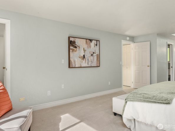 20614 NE 181st Place, Woodinville WA 98077