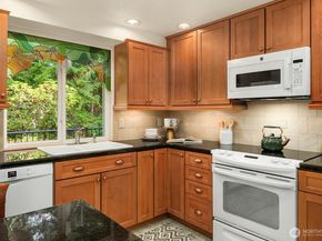 20614 NE 181st Place, Woodinville WA 98077