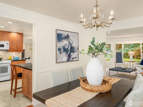 20614 NE 181st Place, Woodinville WA 98077