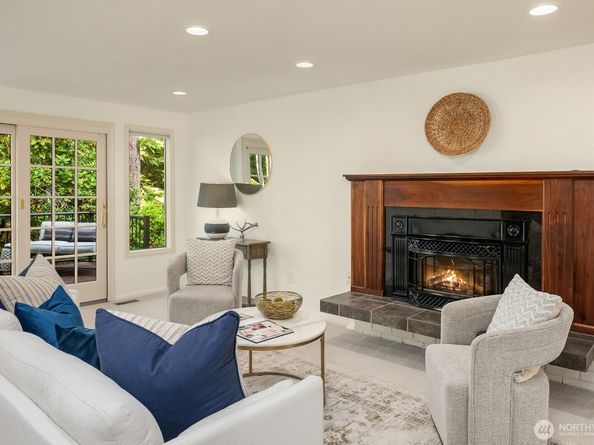 20614 NE 181st Place, Woodinville WA 98077