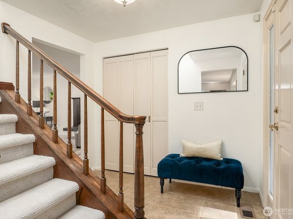 20614 NE 181st Place, Woodinville WA 98077