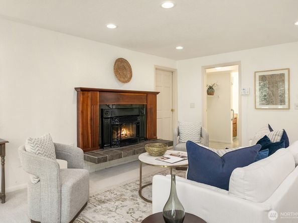 20614 NE 181st Place, Woodinville WA 98077