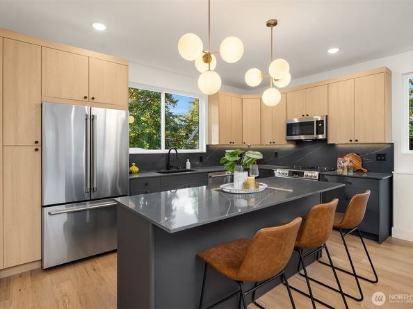 13766 22nd Avenue NE, Seattle WA 98125