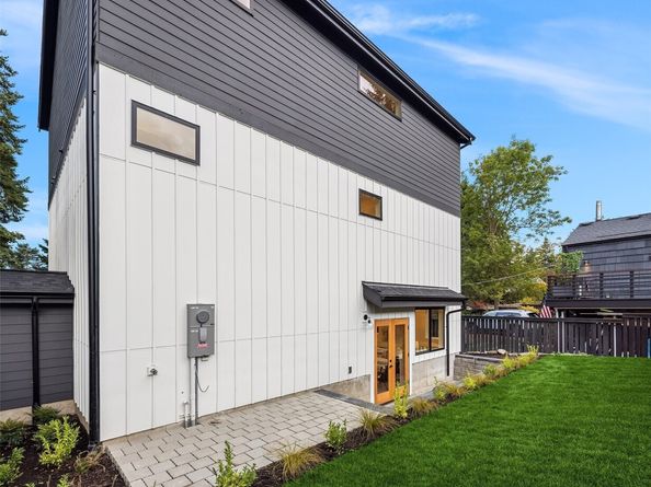 13766 22nd Avenue NE, Seattle WA 98125