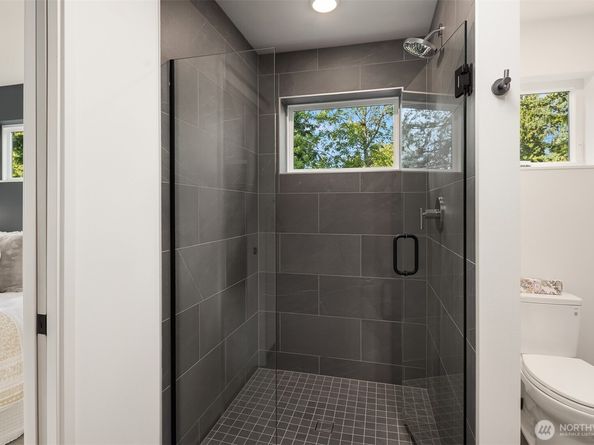 13766 22nd Avenue NE, Seattle WA 98125