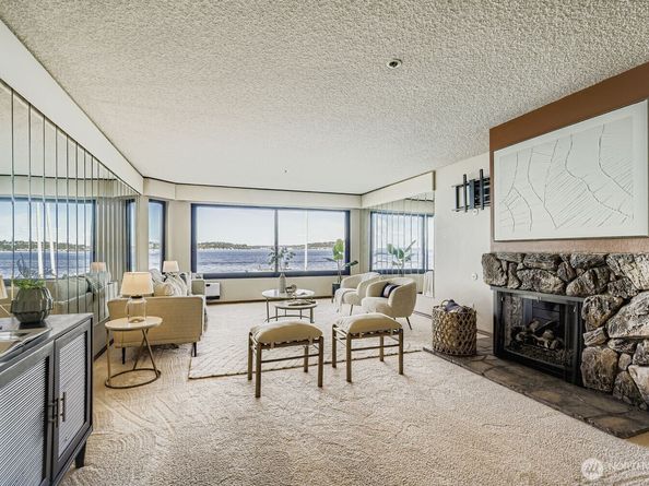 1140 Alki Avenue SW 203, Seattle WA 98116
