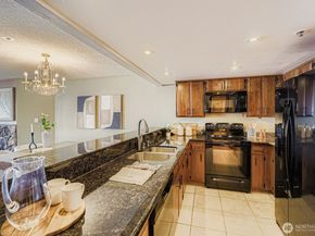 1140 Alki Avenue SW 203, Seattle WA 98116