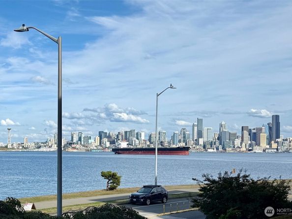 1140 Alki Avenue SW 203, Seattle WA 98116