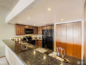 1140 Alki Avenue SW 203, Seattle WA 98116