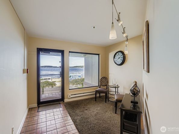 1140 Alki Avenue SW 203, Seattle WA 98116