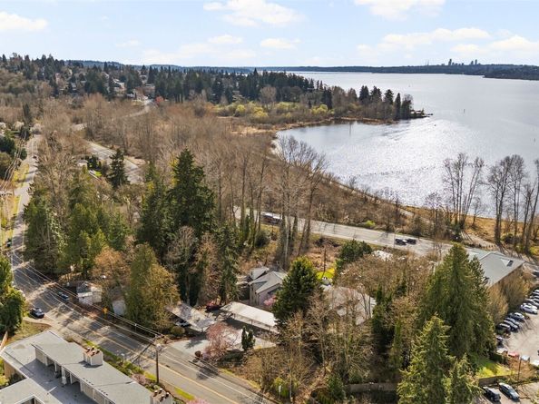 11419 99th Place NE 102, Kirkland WA 98033