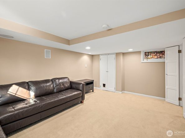 10127 Waters Avenue S, Seattle WA 98178