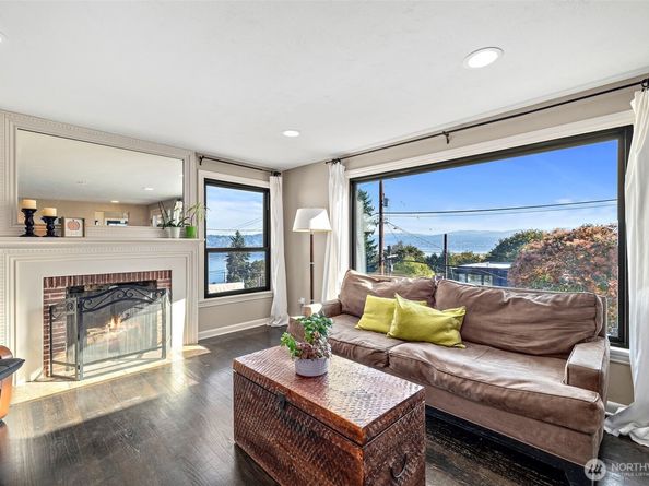 10127 Waters Avenue S, Seattle WA 98178