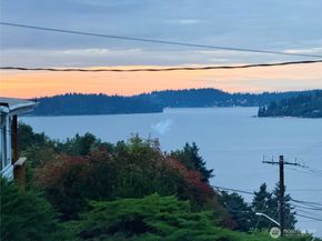 10127 Waters Avenue S, Seattle WA 98178