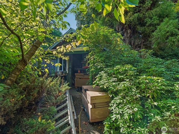 16261 12th Avenue NE, Shoreline WA 98155