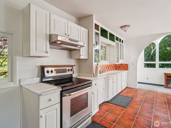 16261 12th Avenue NE, Shoreline WA 98155