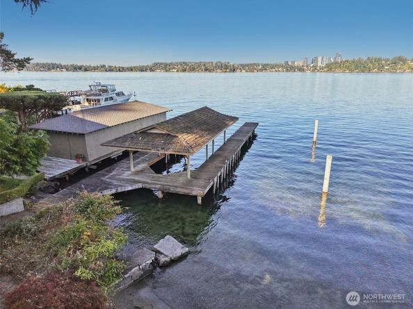 7220 North Mercer Way, Mercer Island WA 98040