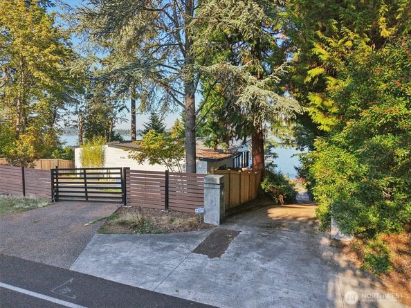 7220 North Mercer Way, Mercer Island WA 98040