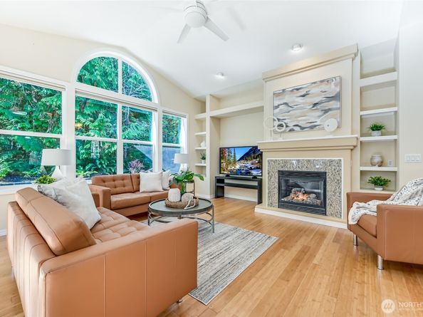 12115 Big Leaf Way NE, Redmond WA 98053