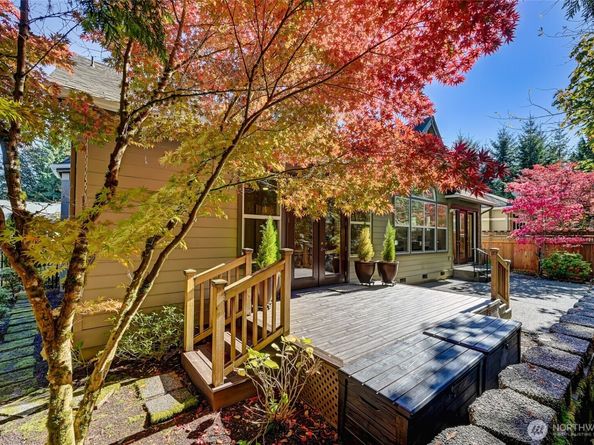 12115 Big Leaf Way NE, Redmond WA 98053