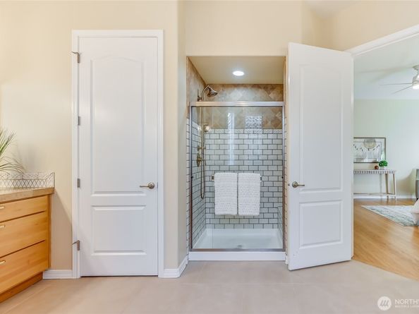 12115 Big Leaf Way NE, Redmond WA 98053
