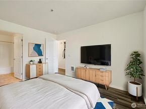 710 240th Way SE J302, Sammamish WA 98074