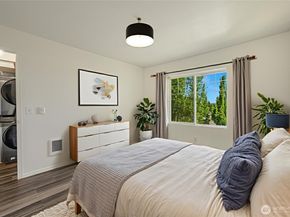 710 240th Way SE J302, Sammamish WA 98074