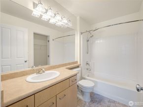 710 240th Way SE J302, Sammamish WA 98074