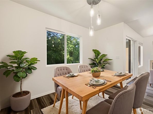 710 240th Way SE J302, Sammamish WA 98074