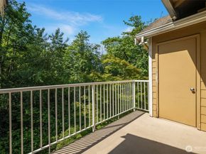 710 240th Way SE J302, Sammamish WA 98074