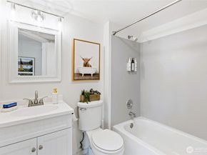420 Valley Street 304, Seattle WA 98109