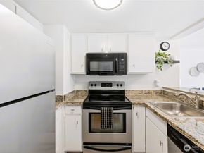 420 Valley Street 304, Seattle WA 98109