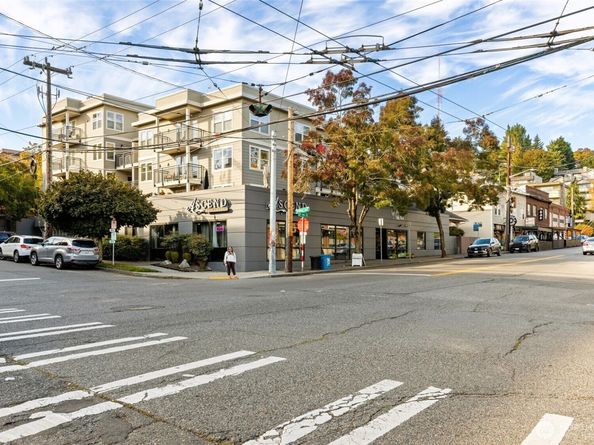 420 Valley Street 304, Seattle WA 98109