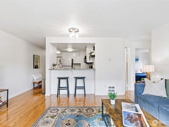 420 Valley Street 304, Seattle WA 98109